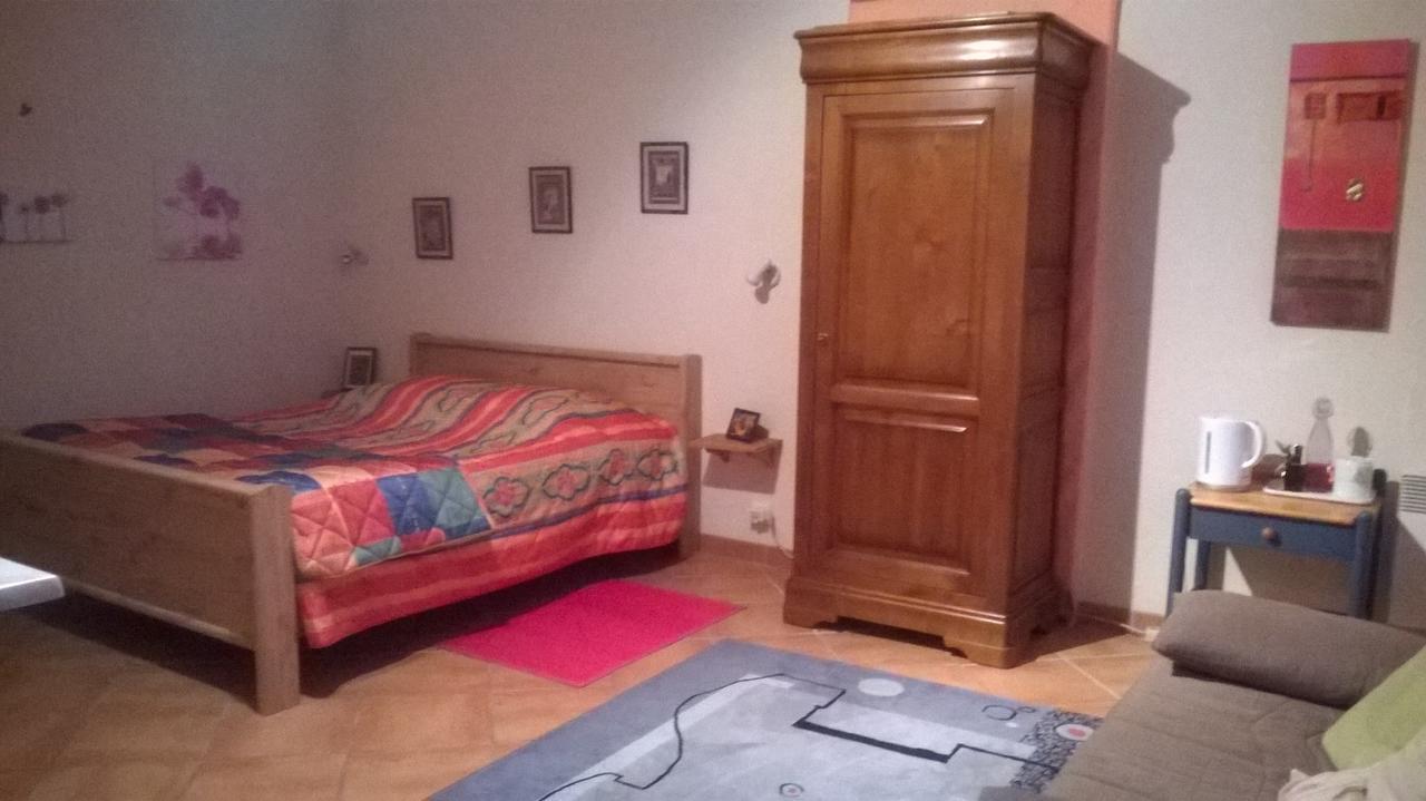 Le Hameau Aux Escargots Bed & Breakfast Bernon Cameră foto